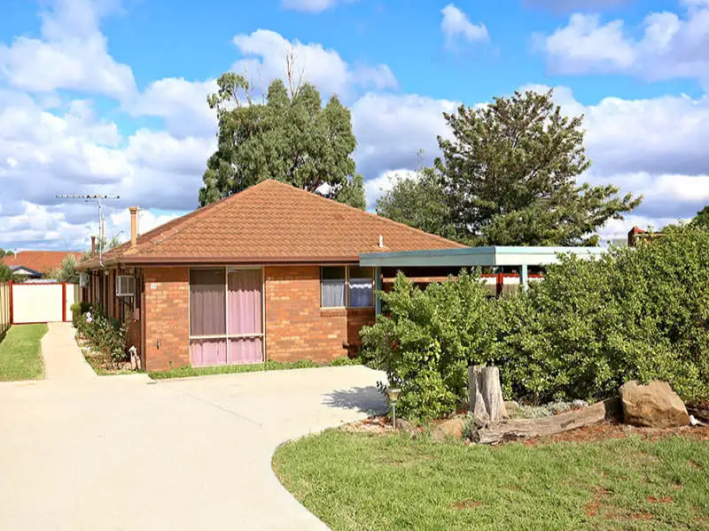 Main view of Homely unit listing, 2/11 Burns Way, Delahey VIC 3037