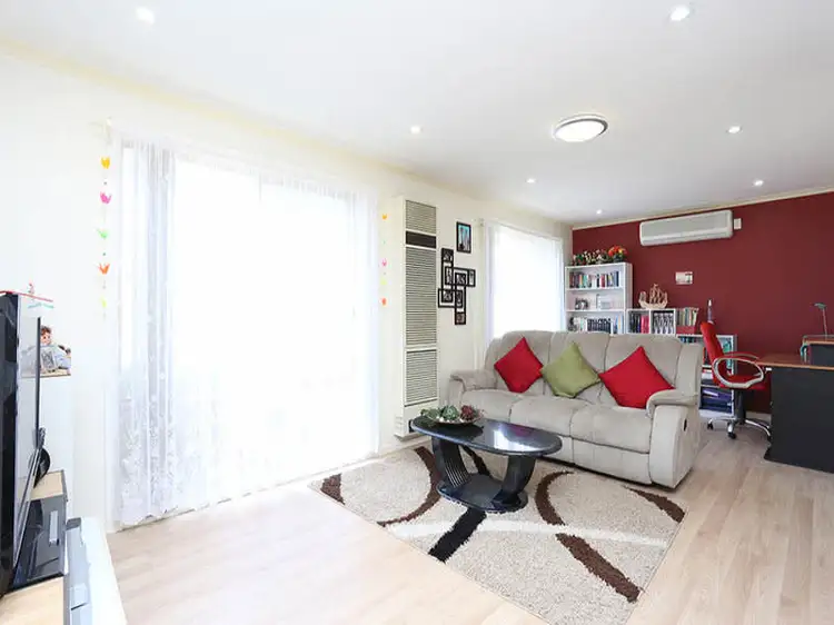 Fourth view of Homely unit listing, 2/11 Burns Way, Delahey VIC 3037