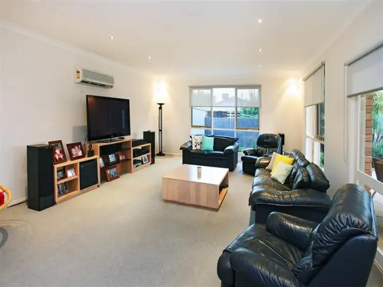 Sixth view of Homely house listing, 2 Verden Place, Keilor Downs VIC 3038