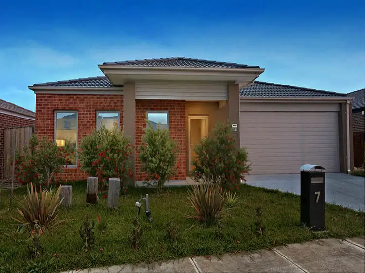 7 Sunningdale Drive, Hillside VIC 3037