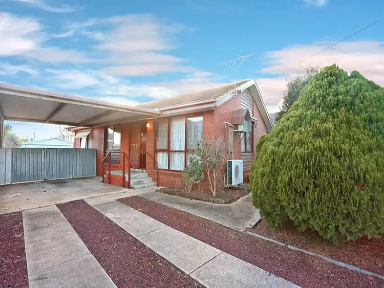 25 Harcourt Ave, St Albans VIC 3021
