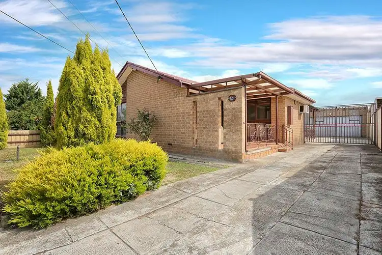 12 Lindsey Street, St Albans VIC 3021
