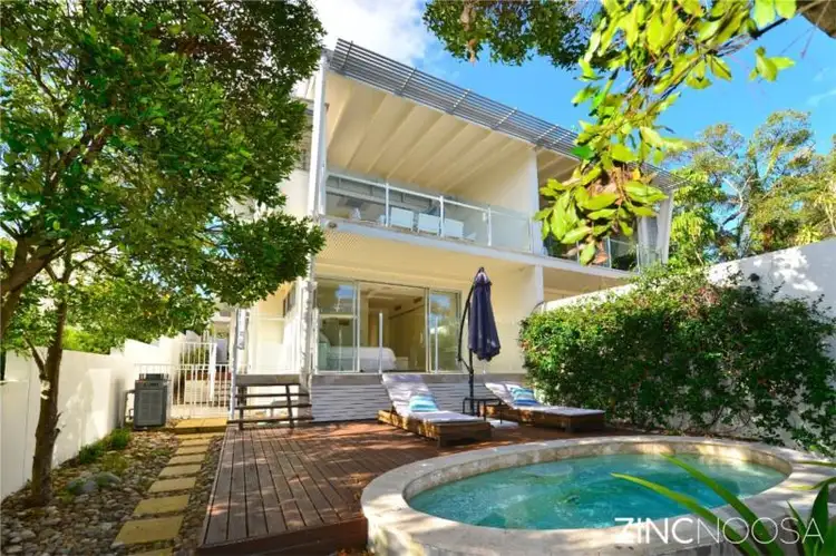 2/8 Hill Street, Sunshine Beach QLD 4567