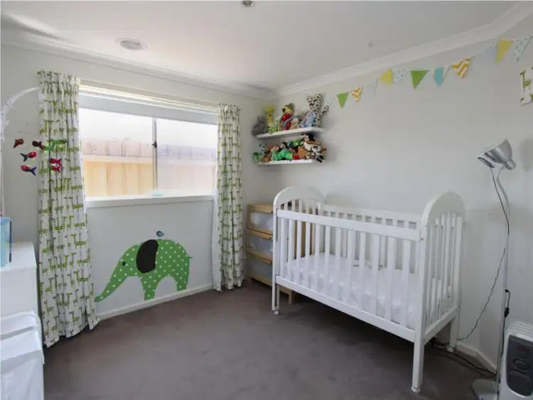 Fifth view of Homely unit listing, 2/25 Horseshoe Circuit, Truganina VIC 3029