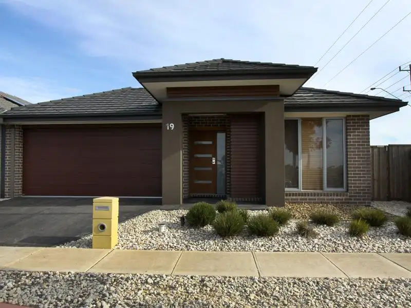Main view of Homely house listing, 19 Holly Green Circuit, Truganina VIC 3029