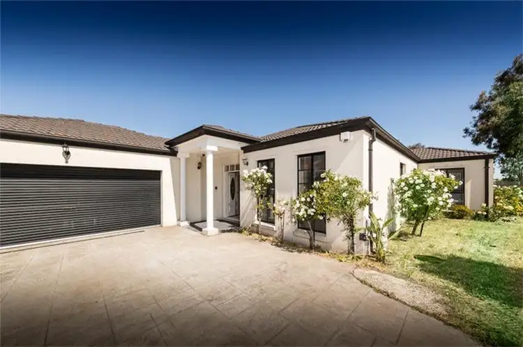 8 Munjong Place, Delahey VIC 3037