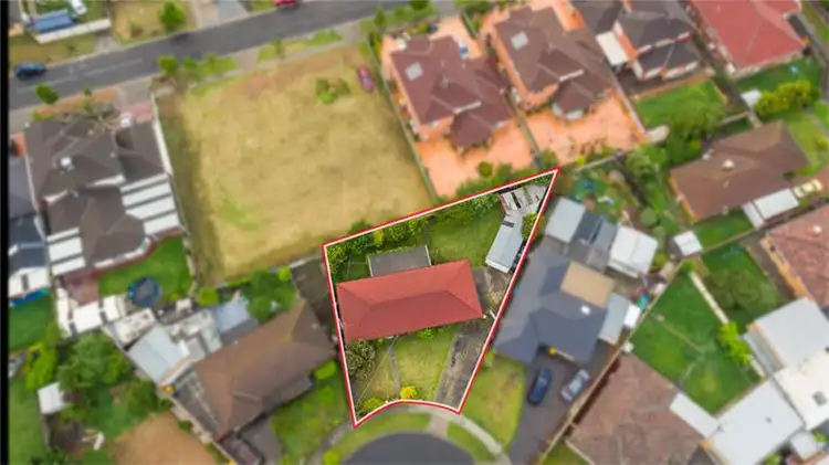 Seventh view of Homely house listing, 5 Benbury Close, St Albans VIC 3021