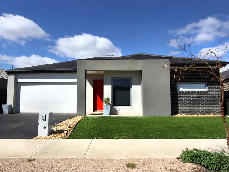 34 Isabella Way, Tarneit VIC 3029