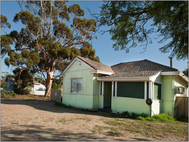 15 Shields Street, Tammin WA 6409