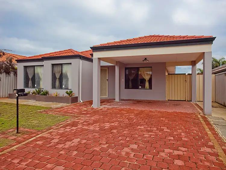 17 Peran Street, Bennett Springs WA 6063