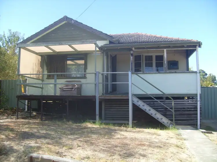 4 Jinda Road, Koongamia WA 6056