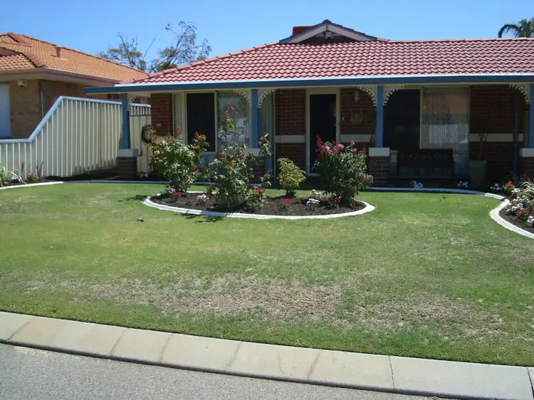 6 Mimosa Ct, Marangaroo WA 6064