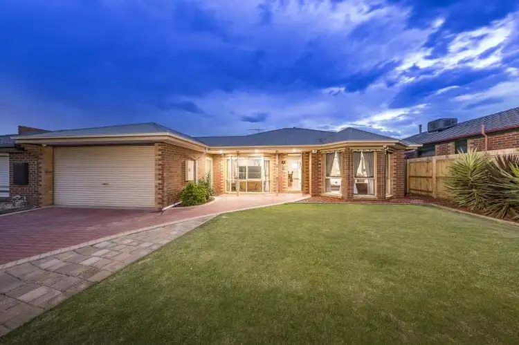 14 Doran Walk, Delahey VIC 3037