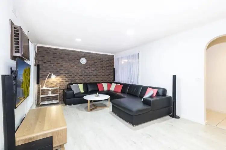Fifth view of Homely house listing, 5 Antrim Court, Deer Park VIC 3023