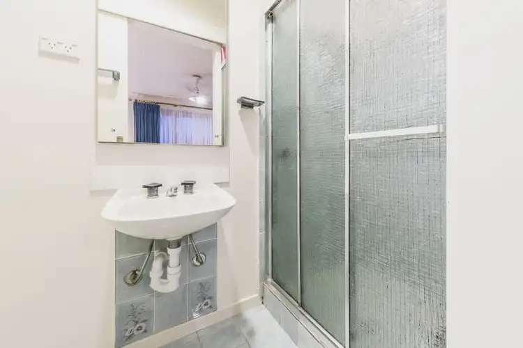 Seventh view of Homely house listing, 5 Antrim Court, Deer Park VIC 3023