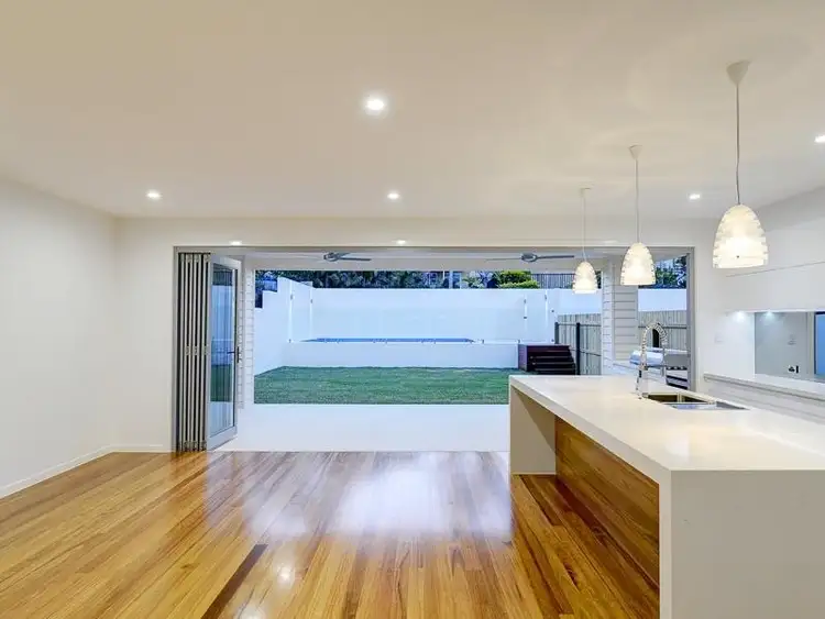 35 Raven Street, Camp Hill QLD 4152