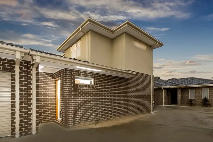 2/10 Blackley Court, Deer Park VIC 3023