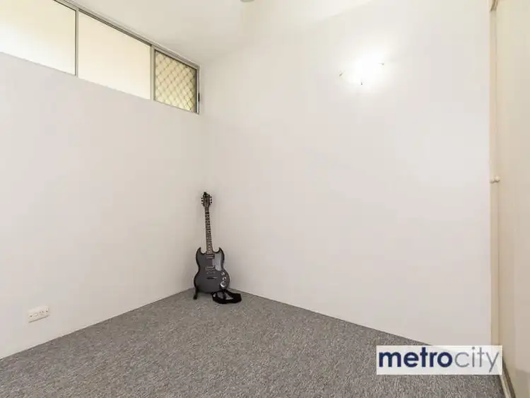 Sixth view of Homely unit listing, 2/54 Kingsley Parade, Yeronga QLD 4104