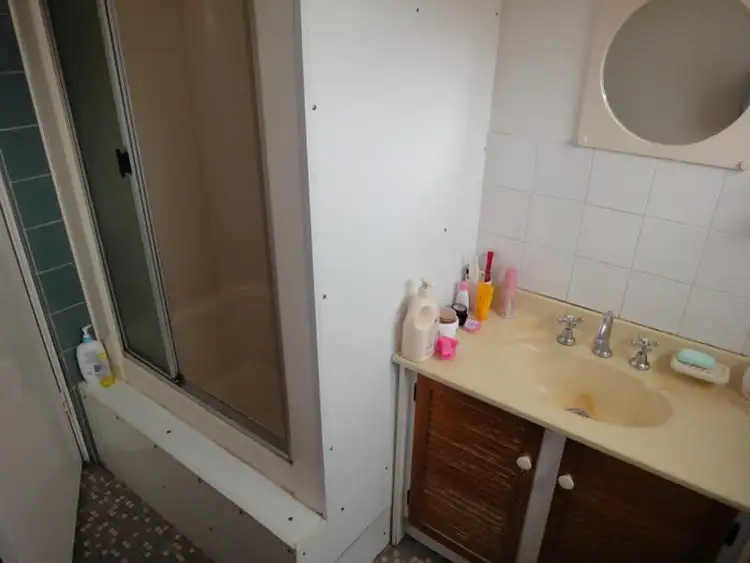 Sixth view of Homely unit listing, 2/17 Grantham St, Dutton Park QLD 4102