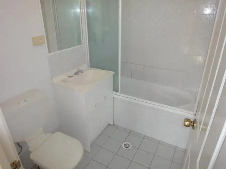 Sixth view of Homely unit listing, 4/19 Dudley St, Highgate Hill QLD 4101