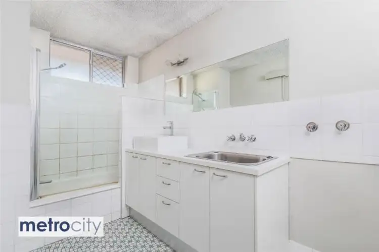 Fifth view of Homely apartment listing, 2/153 Hardgrave Road, West End QLD 4101