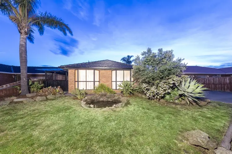 8 Wilmot Drive, Delahey VIC 3037