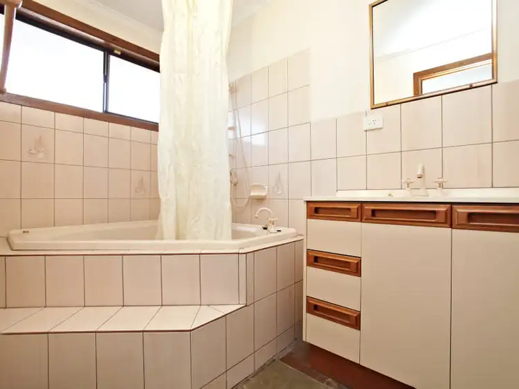 Sixth view of Homely house listing, 7 Kingdom Ave, Kings Park VIC 3021
