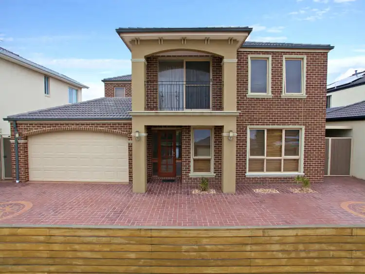 4 Burnley Grove, Taylors Hill VIC 3037