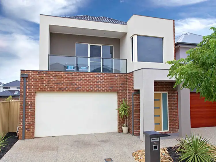10 Murchison Place, Caroline Springs VIC 3023