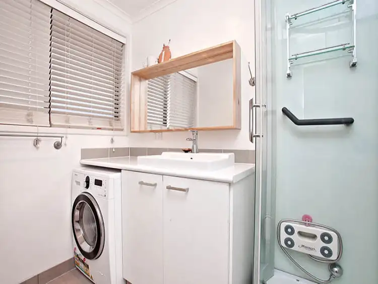 Sixth view of Homely house listing, 10 Tarrant Court, Keilor Downs VIC 3038
