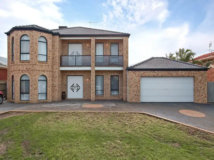 Main view of Homely house listing, 18 Knight Court, Hillside VIC 3037