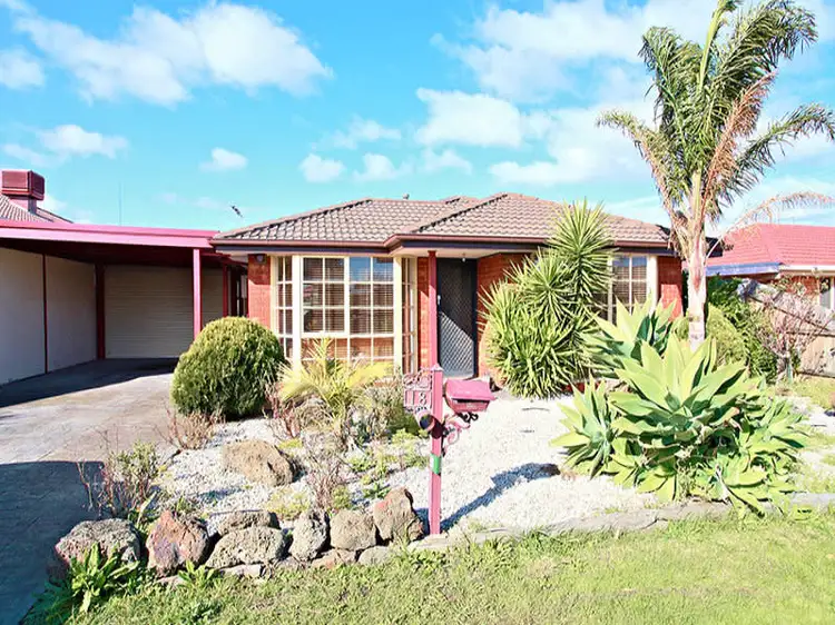 18 Poltava Walk, Delahey VIC 3037
