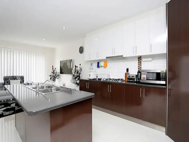 Fifth view of Homely house listing, 5/5-9 Strathvea Lane, Caroline Springs VIC 3023