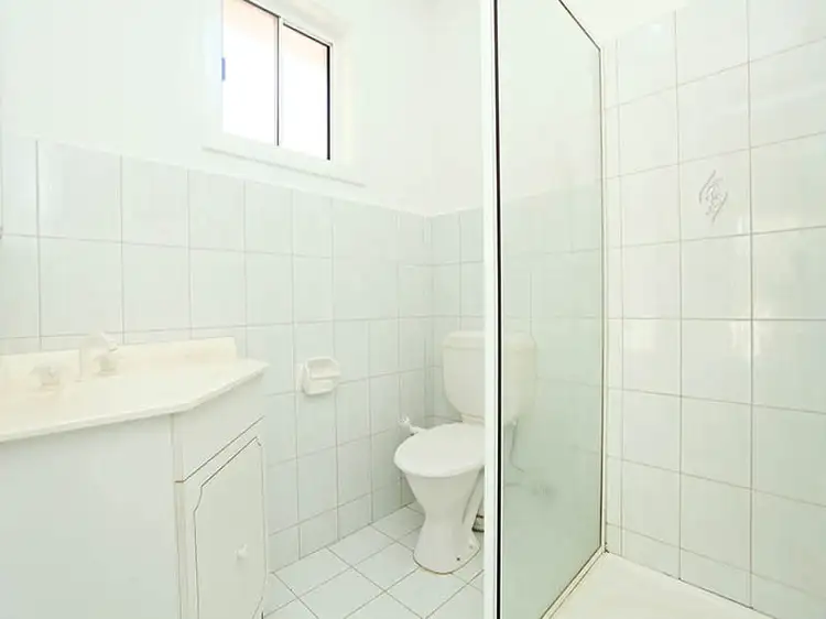 Fourth view of Homely house listing, 2 Alexander Close, Delahey VIC 3037