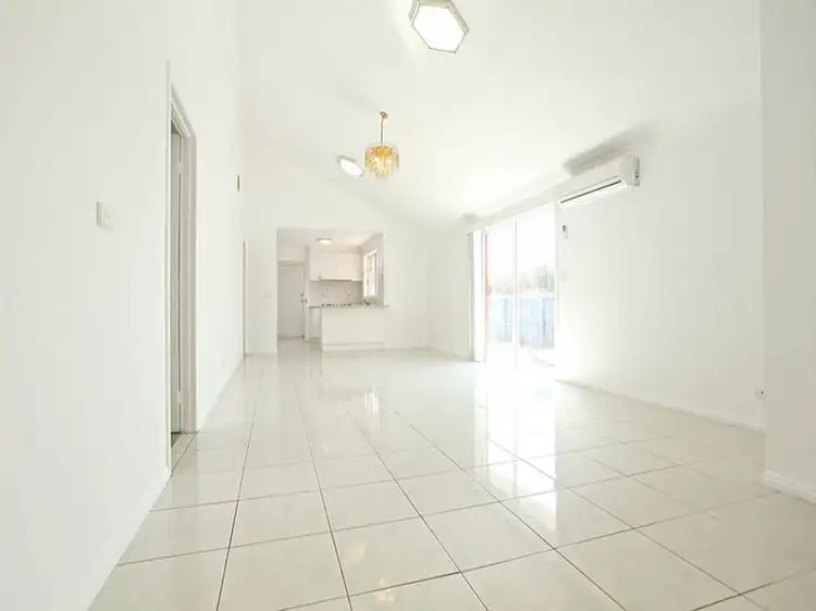 Fifth view of Homely house listing, 2 Alexander Close, Delahey VIC 3037