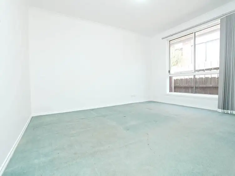 Seventh view of Homely house listing, 2 Alexander Close, Delahey VIC 3037