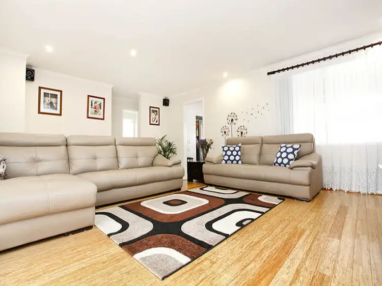 1 Bluestone Walk, Delahey VIC 3037