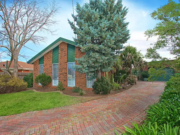 18 Jester Court, Kings Park VIC 3021