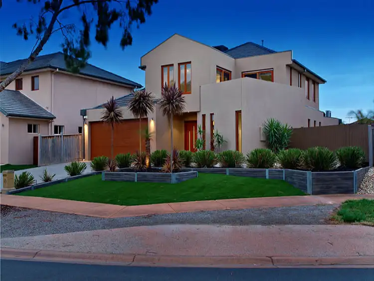 52 Tournament Drive, Sanctuary Lakes VIC 3030