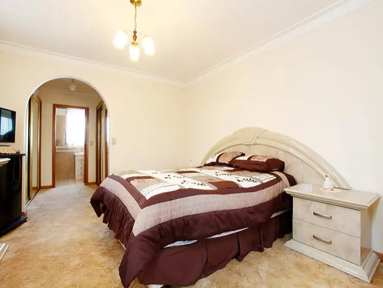 Seventh view of Homely house listing, 14 Fiat Crt, Keilor Downs VIC 3038