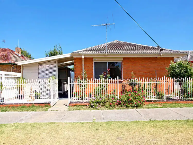 Main view of Homely unit listing, 6/40 East Esplanade, St Albans VIC 3021