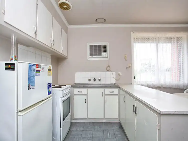 Sixth view of Homely unit listing, 1/40 East Esplanade, St Albans VIC 3021