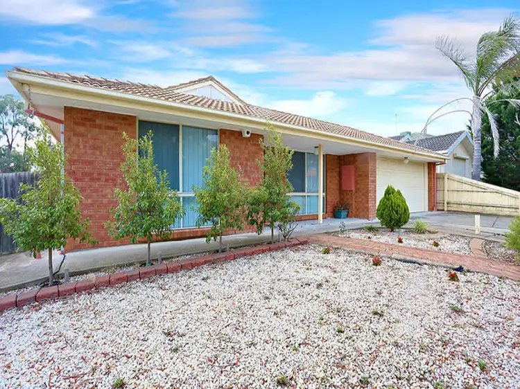 1 Cassinia Close, Delahey VIC 3037