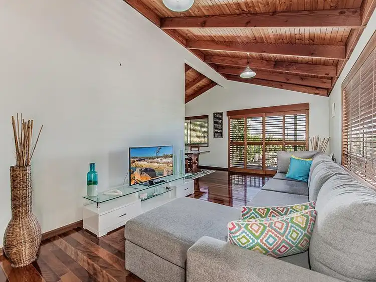 8 Bertrand Road, Sunrise Beach QLD 4567