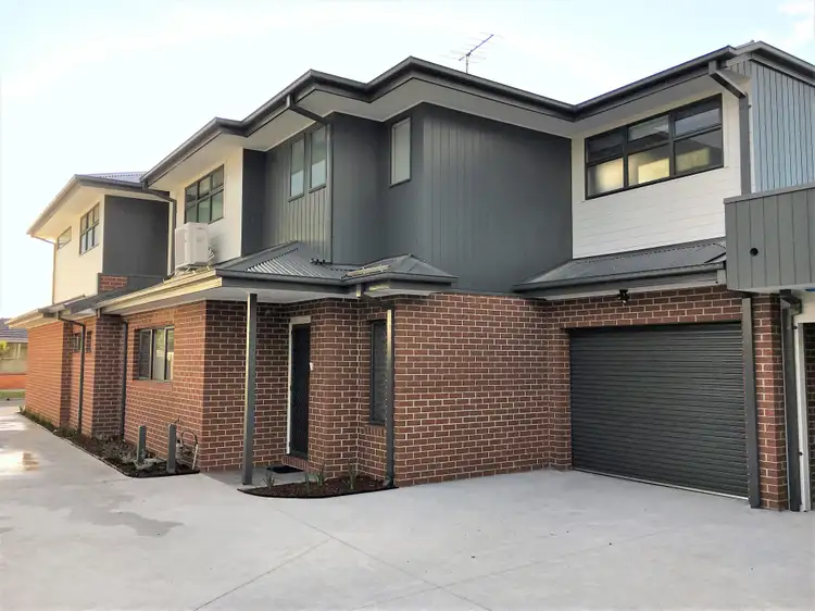 Main view of Homely unit listing, 2/70 Millawa Ave, St Albans VIC 3021