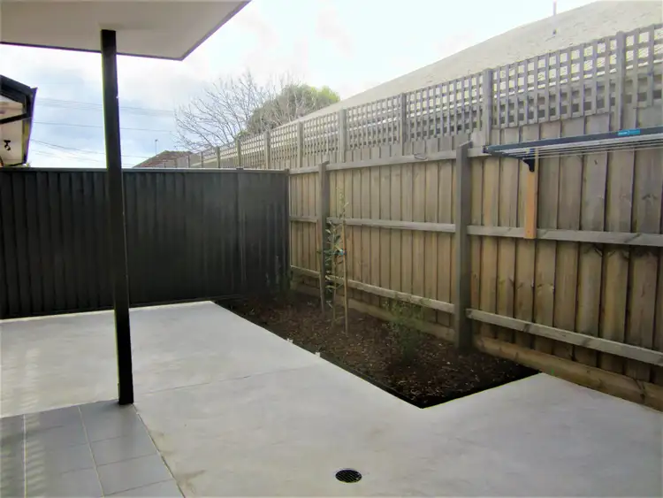 Fifth view of Homely unit listing, 2/70 Millawa Ave, St Albans VIC 3021