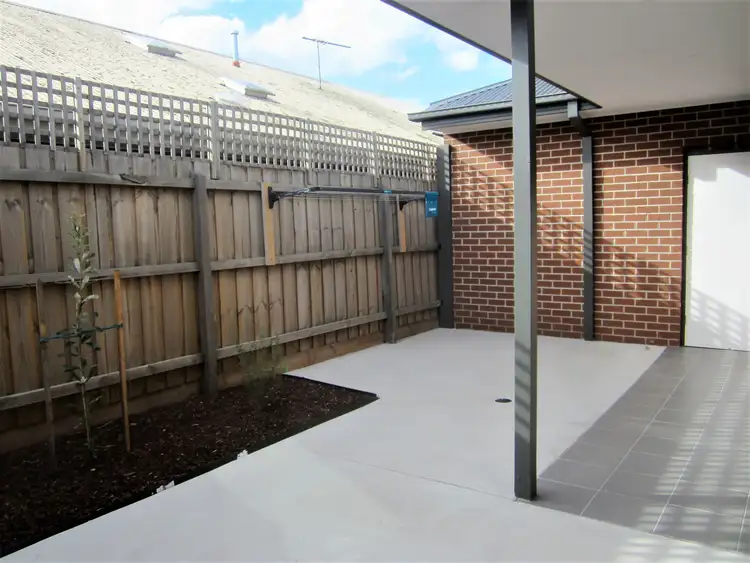 Sixth view of Homely unit listing, 2/70 Millawa Ave, St Albans VIC 3021