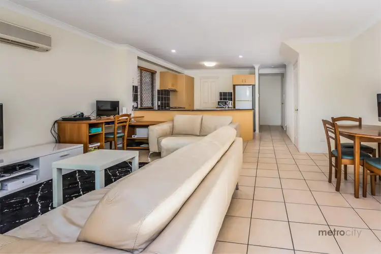 Fourth view of Homely townhouse listing, 2/150 Riding Road, Balmoral QLD 4171