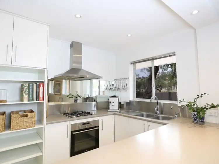110 Kurrajong Drive, East Side NT 870