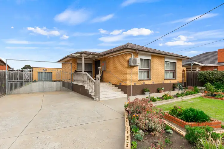 25 Yarmouth Avenue, St Albans VIC 3021